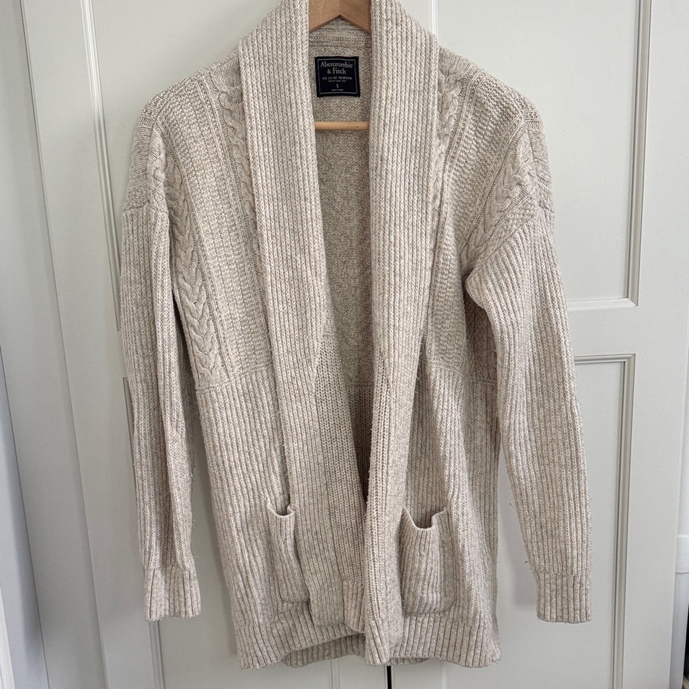 Abercrombie & Fitch Beige Knit Cardigan with Pockets